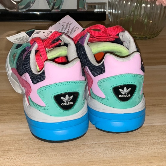 🚨🚨 NEW🚨🚨 ADIDAS SNEAKERS SIZE 9.5 men’s - Picture 4 of 4